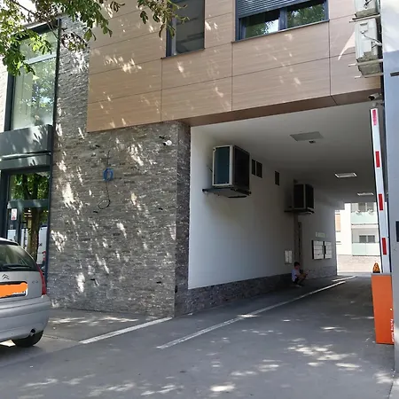 Tera Zemun Apartment *